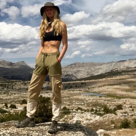 Outdoor Voices Rec Trek Zip Off Pants in Green Size XS - Picture 2 of 14